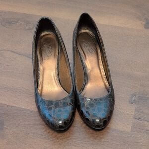 Life Stride Brown Crocodile Heels